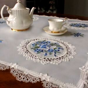 Christmas Tablecloth WINTER BLUE BELLS (36x36 in.) NEW